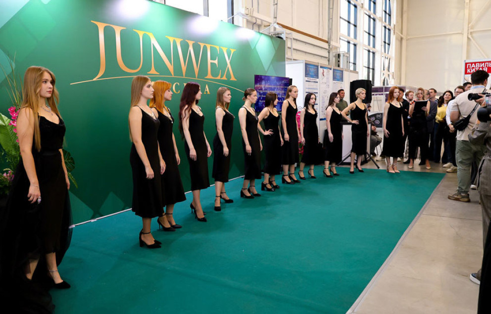 На JUNWEX отметили работы молодых дизайнеров