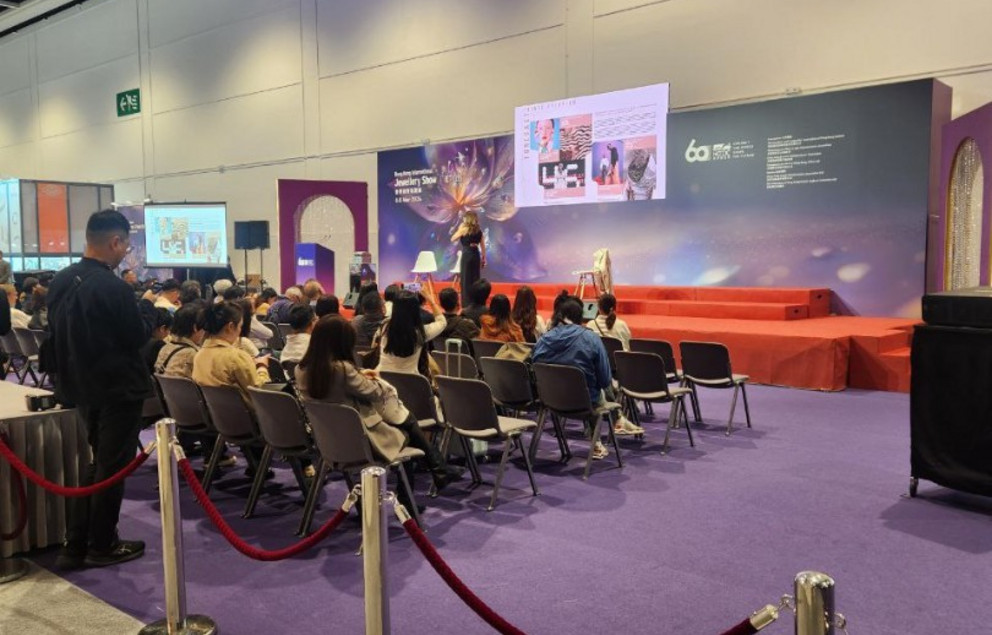 Наши в Гонконге