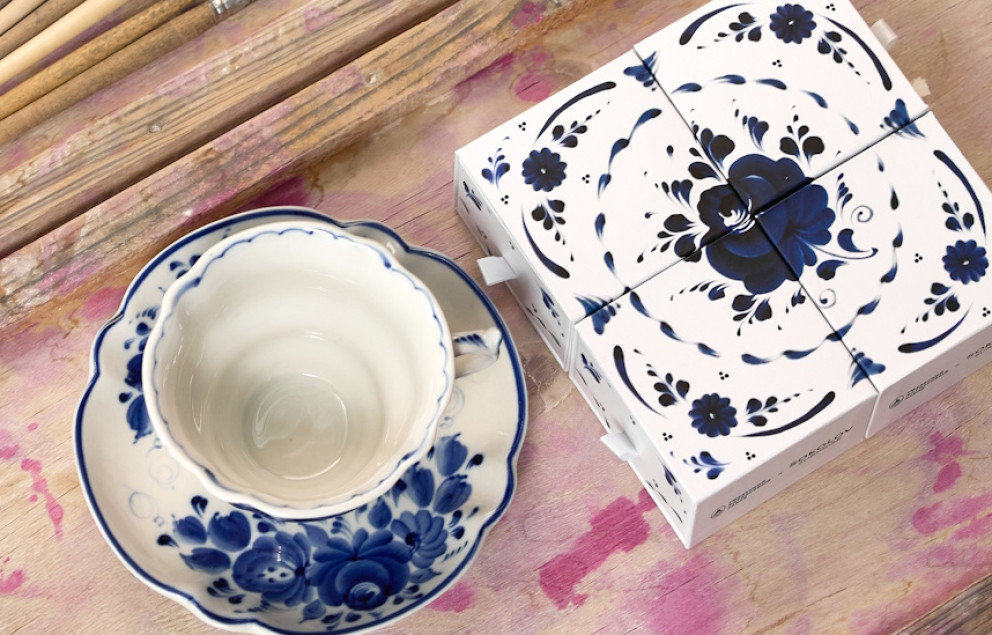 Sokolov выпустил коробочки совместно с «Гжельским фарфоровым заводом»