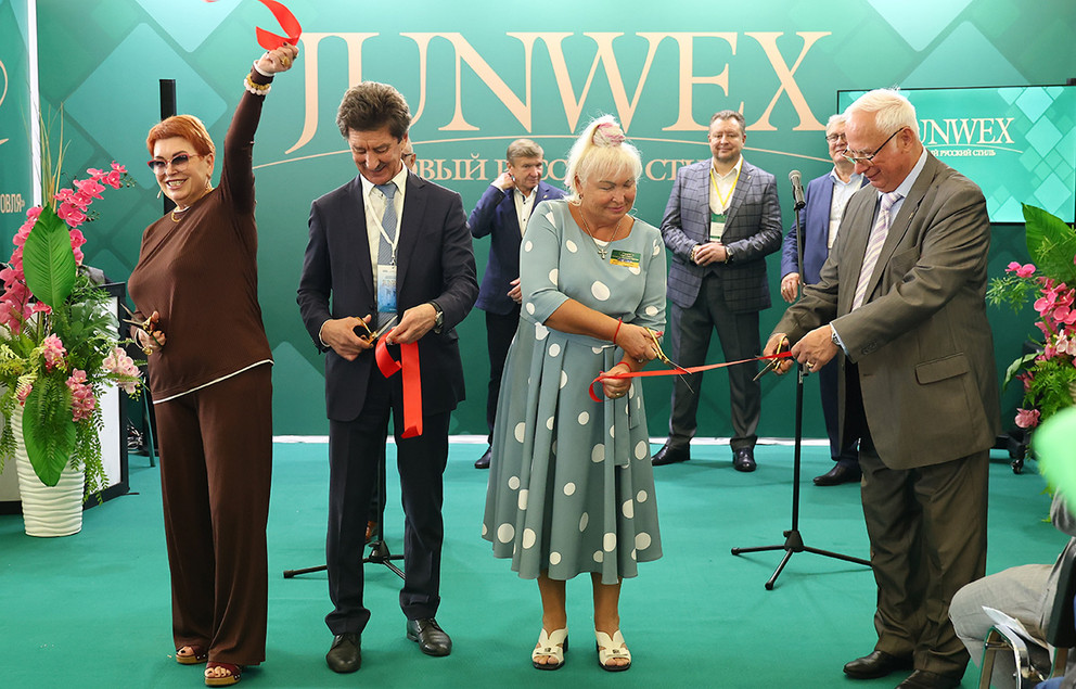 В Москве торжественно открылась выставка JUNWEX «Новый Русский Стиль»